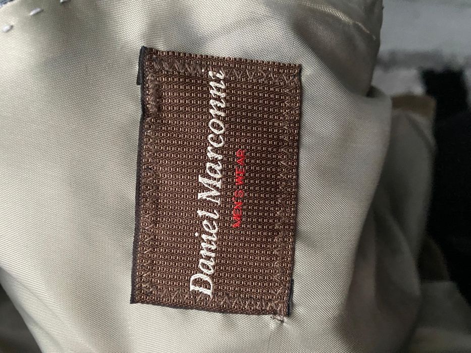 Se vinde sacou mărimea xl