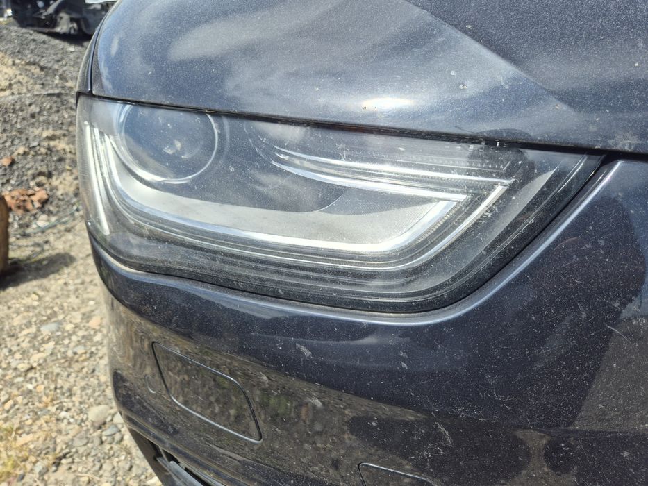 Far dreapta audi a4 b8.5 facelift an 2014 cu xenon, far dreapta audi a4 b8.5 an 2013 facelift cu xenon