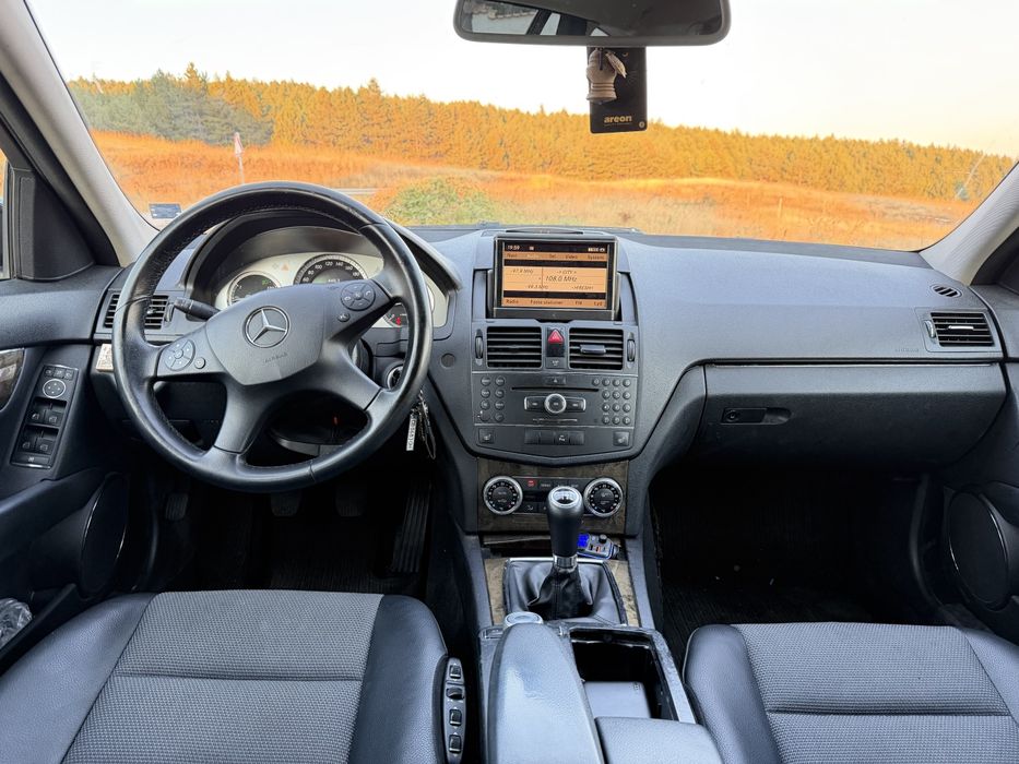 Продавам Mercedes-Benz C220 2009