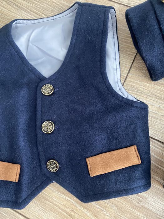 Costumas bebe marimea 68 impecabil