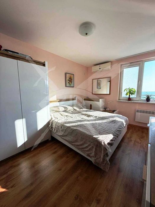 Тристаен - Свети влас