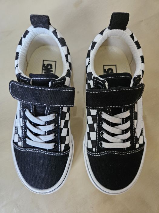 Vând încălțăminte Vans