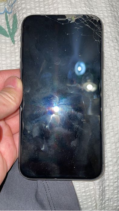 Продам Iphone 11