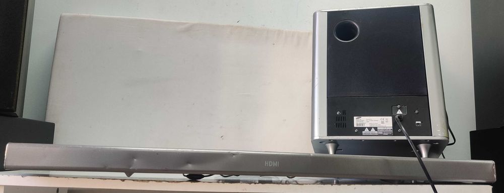 Samsung HW F 751 boxa bara sunet pe lampi subwoofer si tele