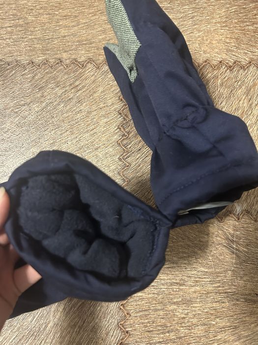 Продам новые зимние варежки