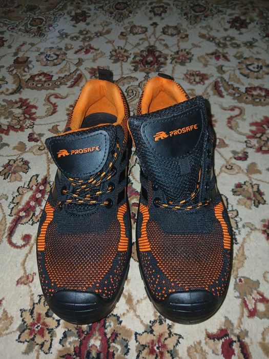 Продам новые полуботинки