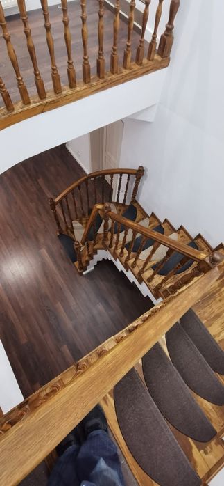 Scara interioara si balustrada lemn stejar ca noua