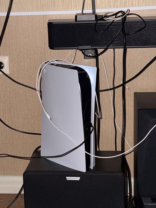 PS5 + 1 контролер красный