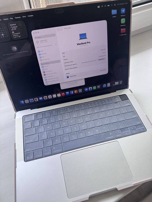 Macbook pro 14 M5 24 gb 1 trb
