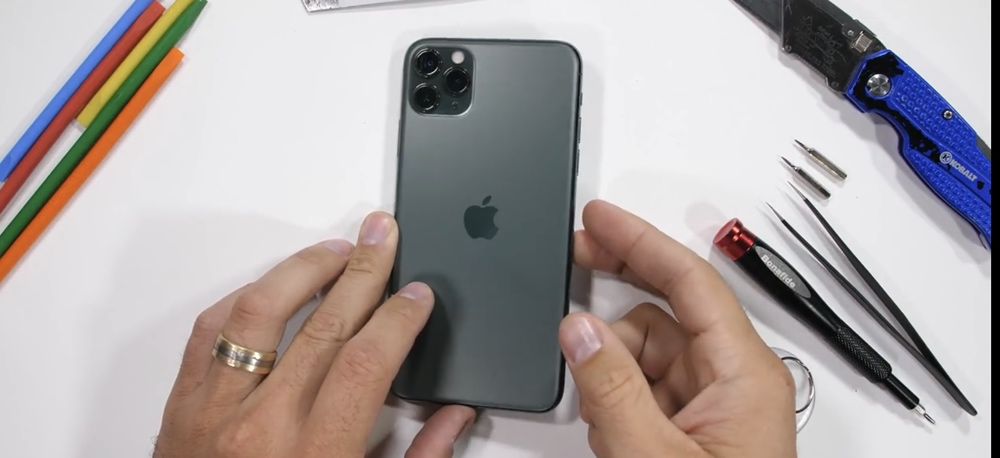 Reparatii Telefoane iPhone / Samsung