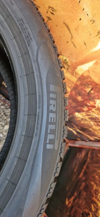 2 Anvelope ca noi Pirelli 235 50 R20 M+S. Dot 2024