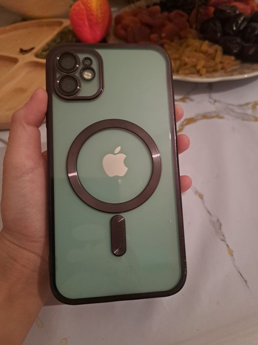 Продаю Айфон 11 Ios