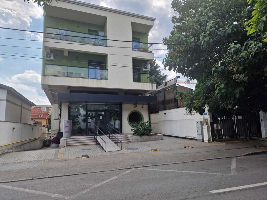 2 camere cu loc de parcare, ultrcentral, zona Fratii Buzesti - Ciuperca
