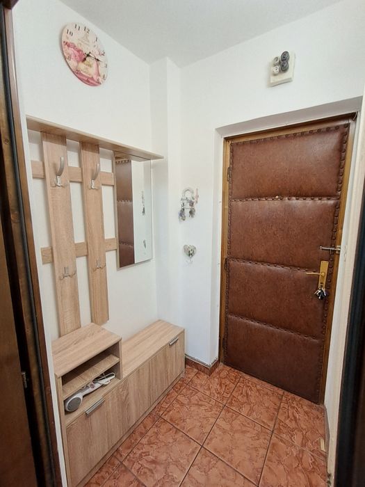 Garzoniera de vanzare