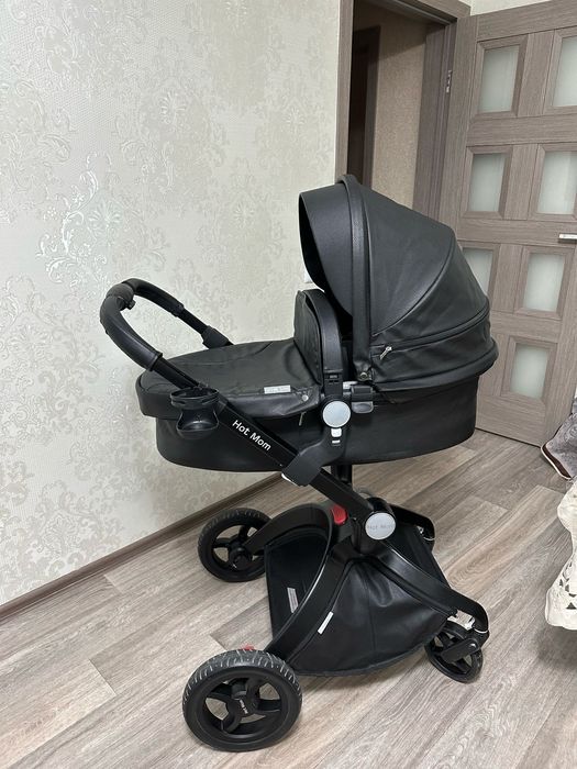 Продам коляску hot mom