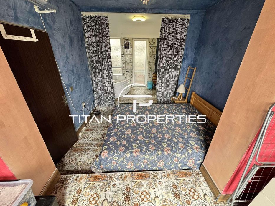 Тристаен апартамент в ж.к Възраждане