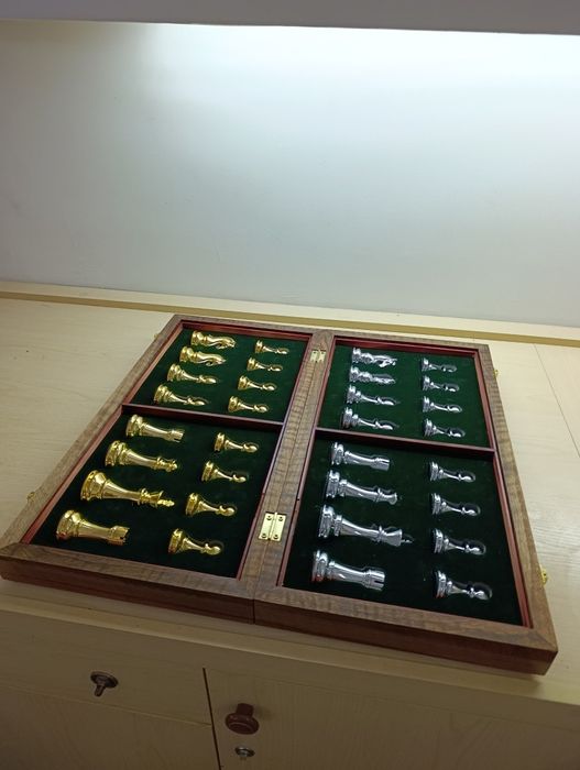 Шахматы Shaxmat 55×55 sm Yongʻoq daraxtidan yasalgan