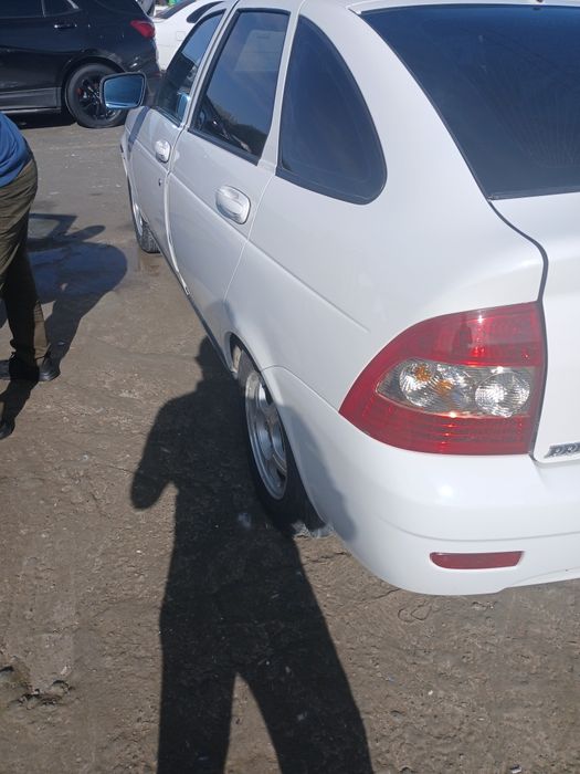 Срочно сотилади лада приора