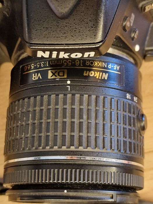 Nikon D5300 + obiectiv 18-55mm VR