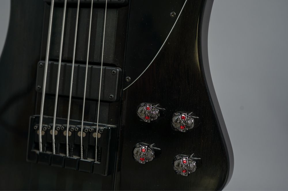 Бас китара Epiphone Thunderbird Pro-V