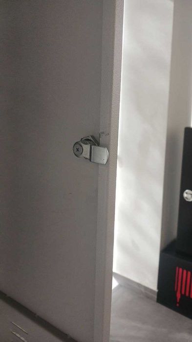 Шкаф металлический для раздевалок