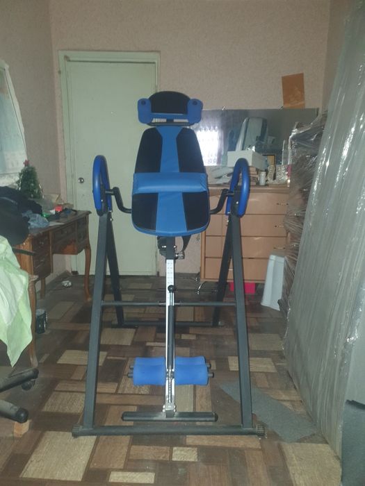 Инверсионный стол для разгрузки позвоночника