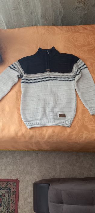 Продам теплую кофту