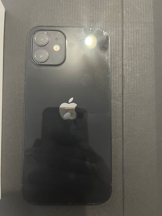 Iphone12,64GB merge foarte bine ,are uzuri din cauza ca e folosi