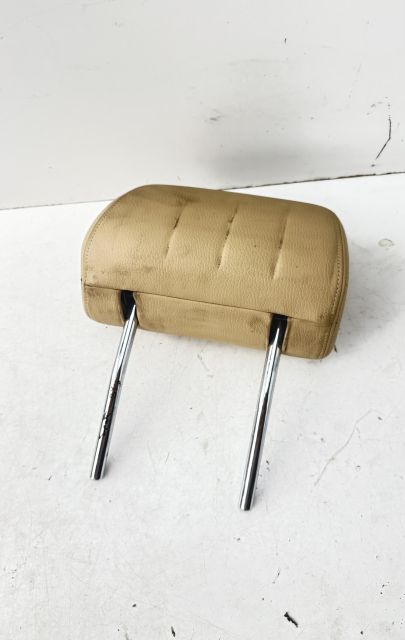 Tetiera spate stanga piele Volkswagen VW Touareg generatia 1 7L