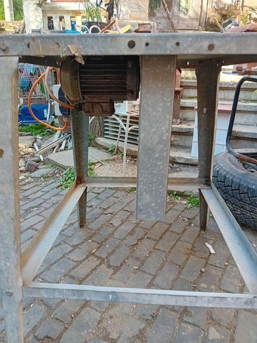 Circular cu masa Elektra Bekum