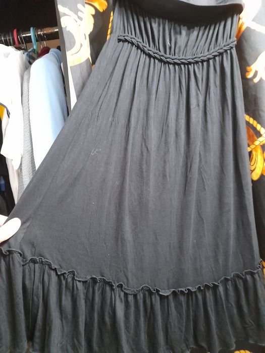 Rochie neagra usor plisata