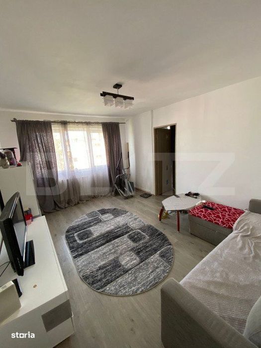 Apartament cu doua camere, semidecomandat