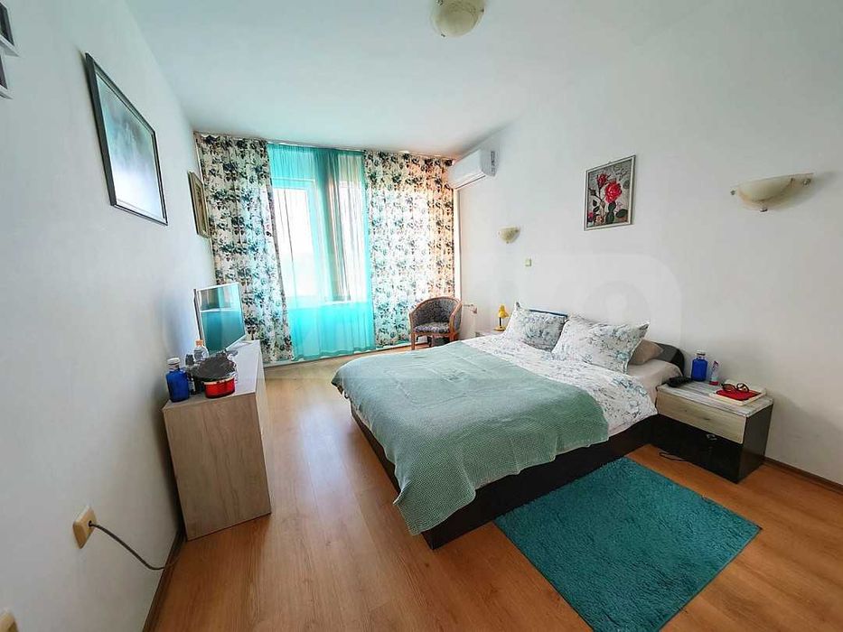 Двустаен апартамент в затворен комплекс в квартал Галата