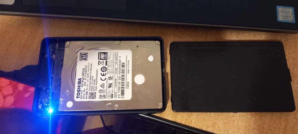 Hard Disk portabil 500GB Toshiba (HDD 2.5 + Rack SATA USB)