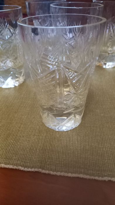 Продавам  кристални чашки за ракия