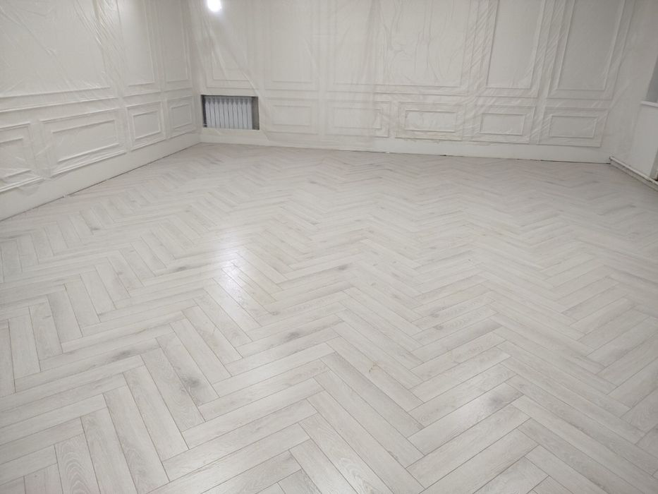 Настил  линолеума, ламината, ковролина релен