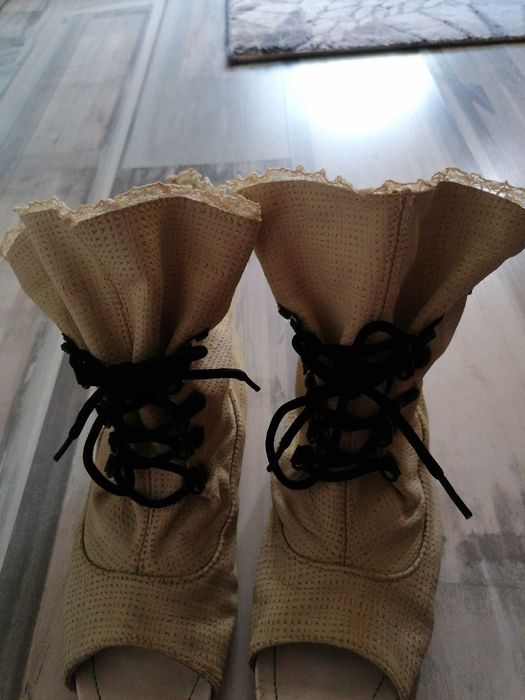 Дамски обувки FETISH. За лято.