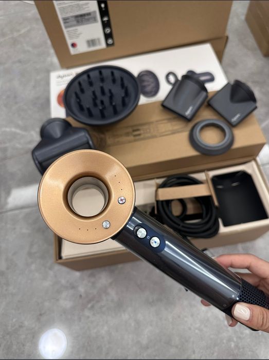 Сешоар Dyson Supersonic с приставки