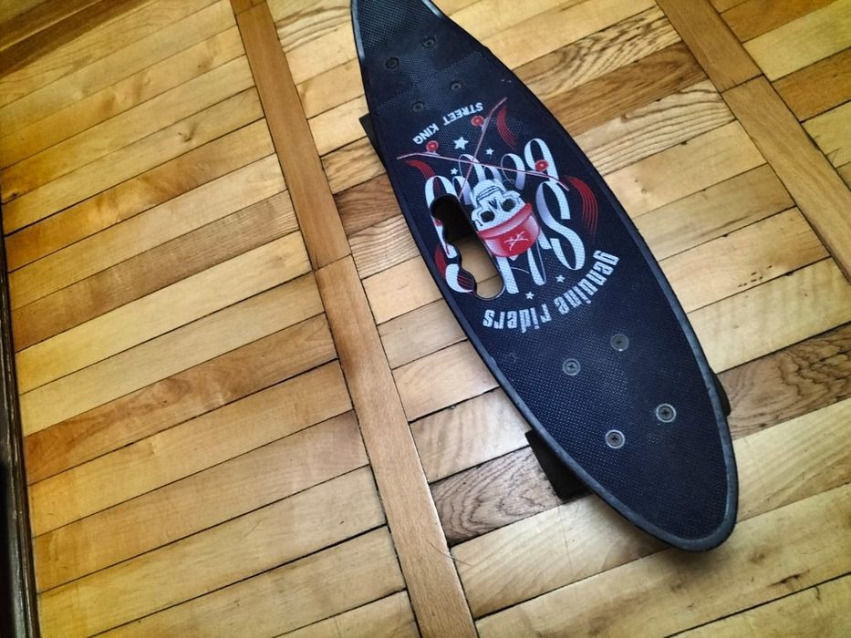 Продам скейт(пенни борд)