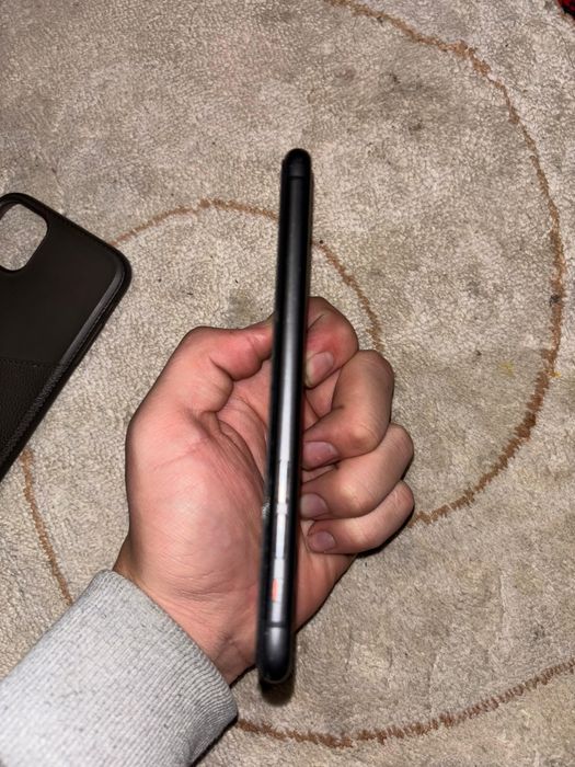 Айфон 11 на хорошом состояния