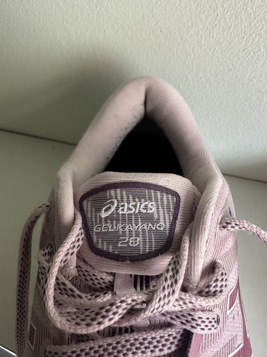Asics маратонки 39 номер