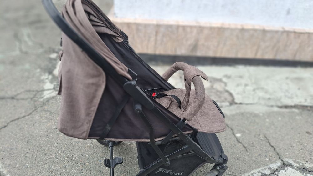 Коляска прогулочная