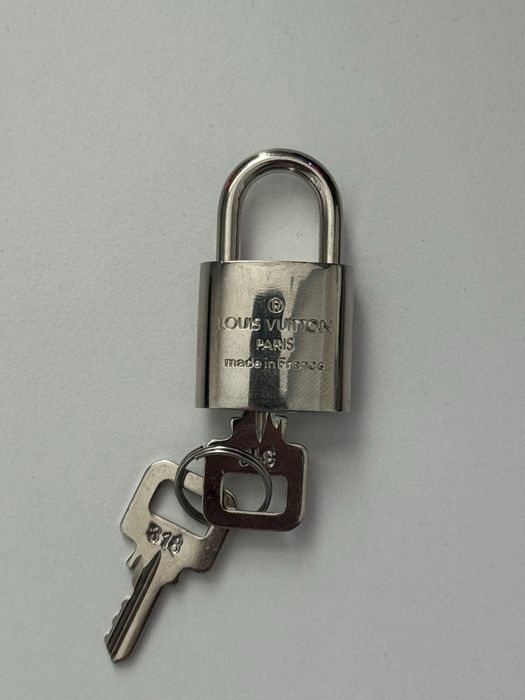 louis vuitton замок. Оригинальный
