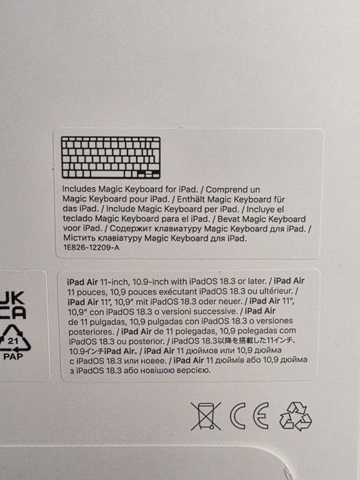 Magic Keyboard Ipad 11" / M3 / sigilat / Black/White / DeluxGSM