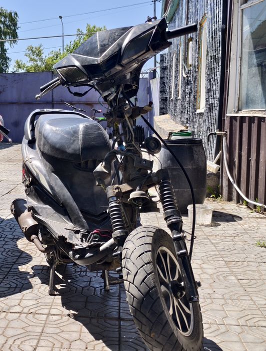Продам скутер 150 кубов
