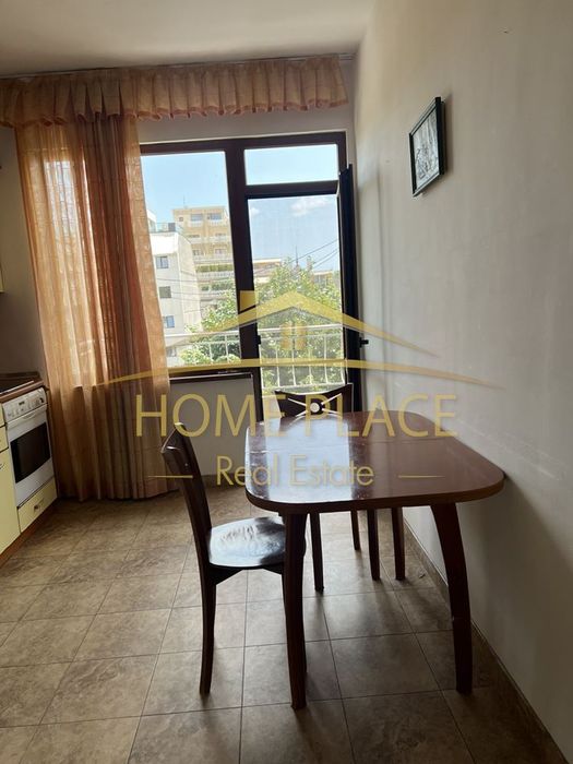 Дава се под наем Четиристаен апартамент в Варна, Морска градина - 140 кв.м за 765 € - Снимка #2