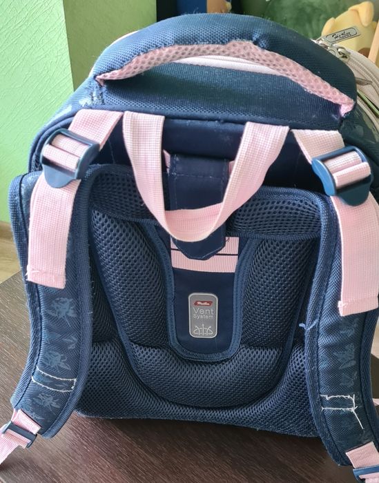 Продам рюкзак для начальной школы