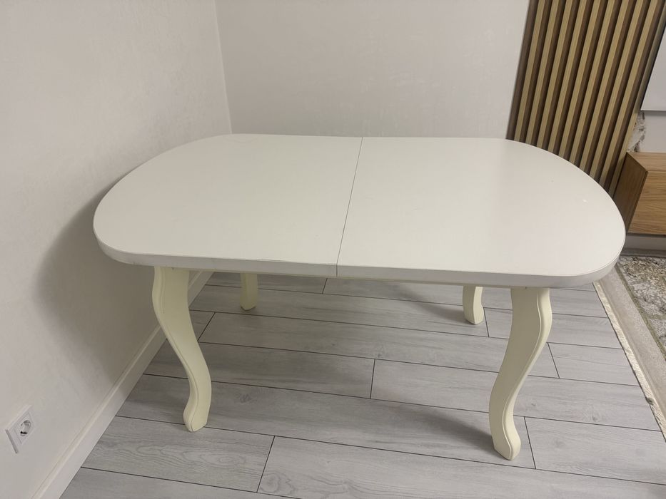 Продам стол и 4 стула