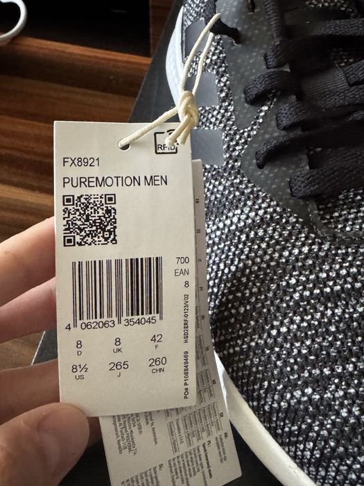 Нови спортни маратонки adidas, номер 42