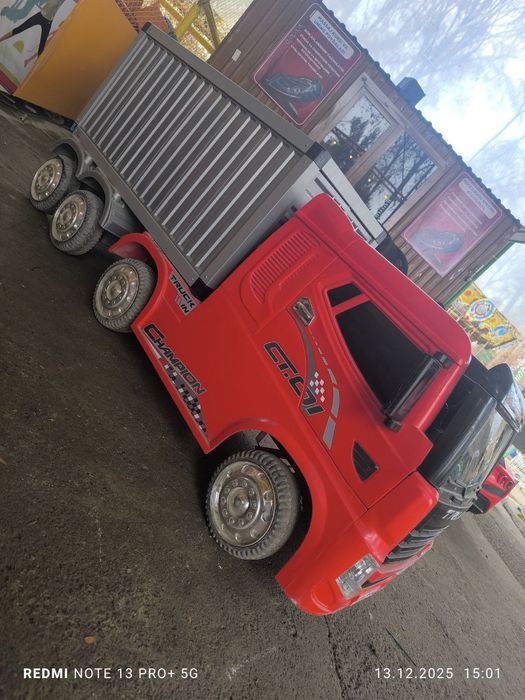 Детский машина фура в рабочем состояние